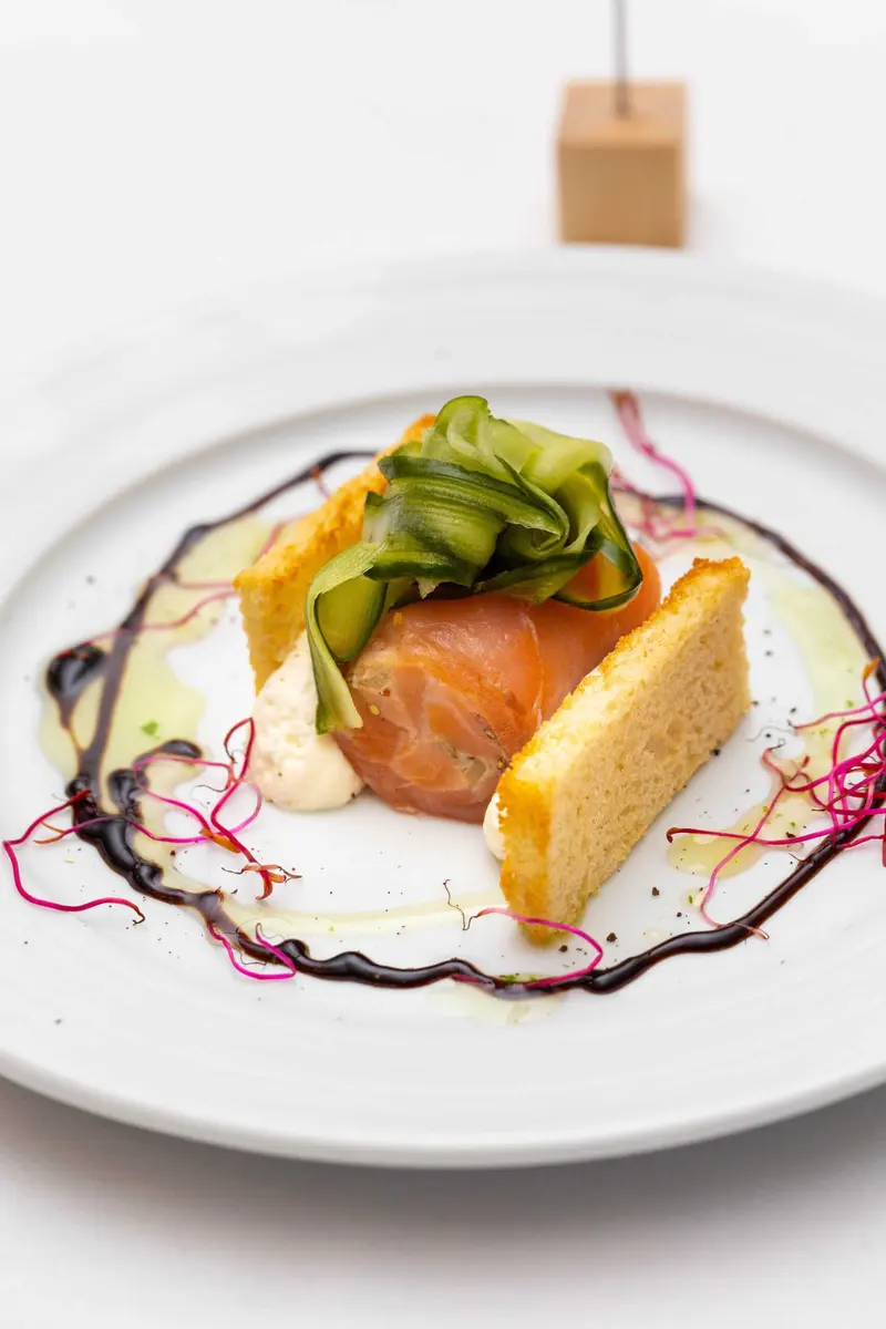 Assiette de saumon et légumes